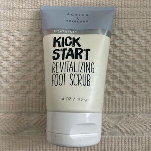 Bath & Body Works Kick Start Revitalizing Foot Scrub - White